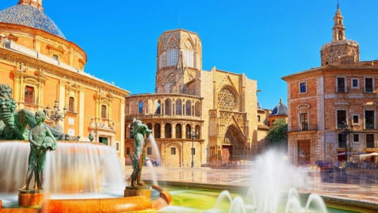 Spend your fall, winter, or spring in Valencia, Spain: Is Valencia a good snowbird location?