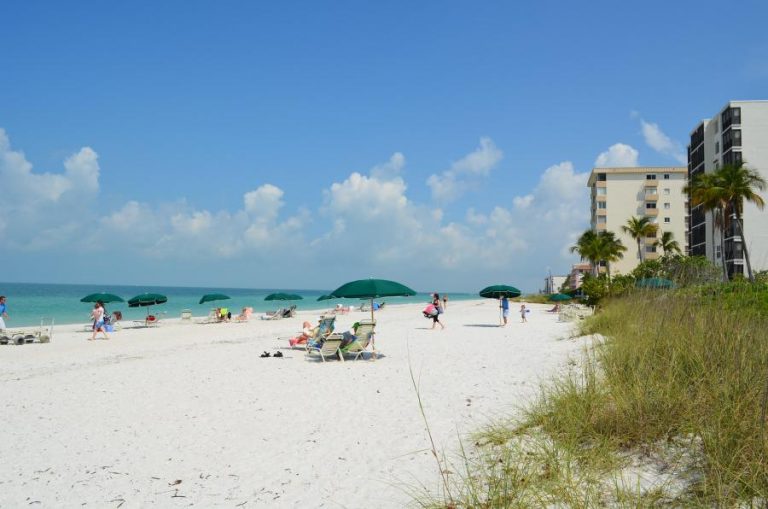 Spend your fall, winter, or spring in Bonita Springs, Florida: Is Bonita Springs a good snowbird location?