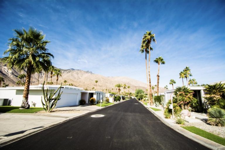 Spend your fall, winter, or spring in Palm Springs, California: Is Palm Springs a good snowbird location?