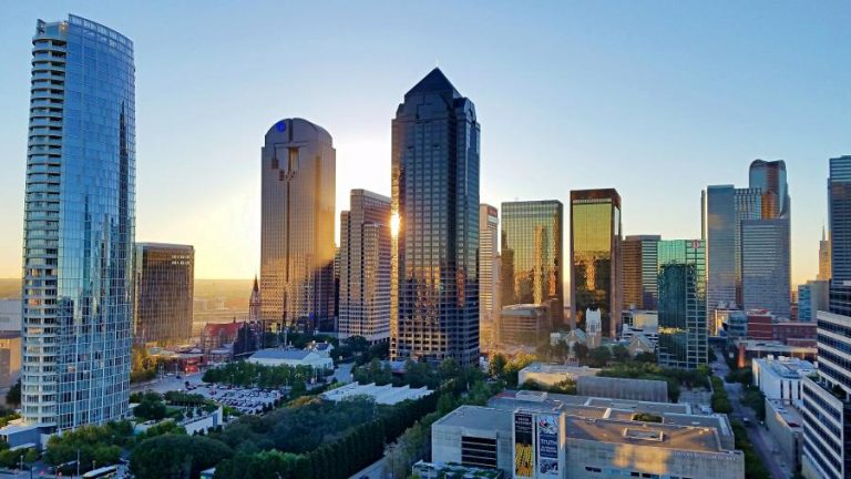 Spend your fall, winter, or spring in Dallas, Texas: Is Dallas a good snowbird location?