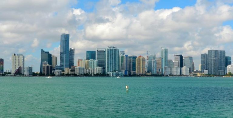 Spend your fall, winter, or spring in Miami, Florida: Is Miami a good snowbird location?