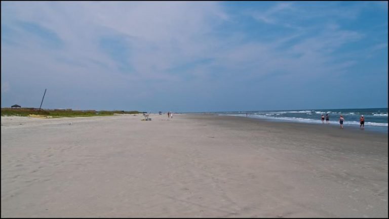 Spend your fall, winter, or spring in Pawleys Island, South Carolina. Is Pawleys Island a good snowbird location?