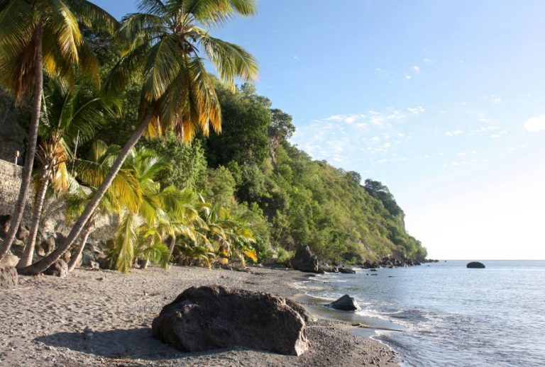 Spend your fall, winter, or spring in Dominica: is Dominica a good snowbird location?