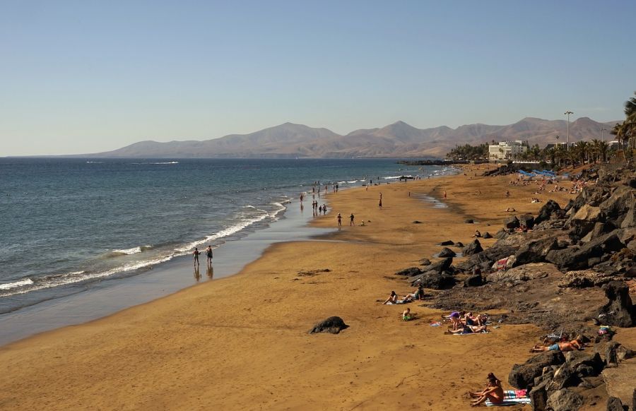 Spend your winter in Puerto del Carmen - Lanzarote - Is Puerto del Carmen a good snowbird location 1