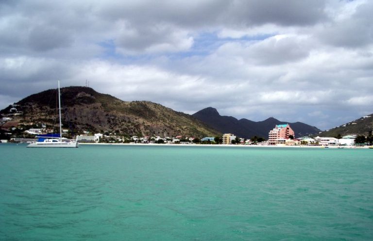 Spend your fall, winter, or spring in St. Martin / Sint Maarten: Is St. Martin / Sint Maarten a good snowbird location?