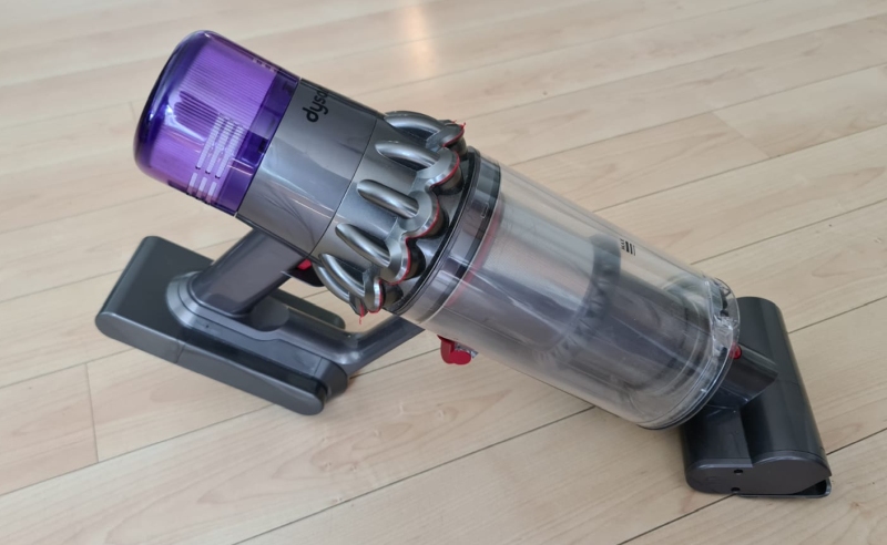 Dyson V11 Torque Drive Extra - Best Vacuum For Snowbirds 1