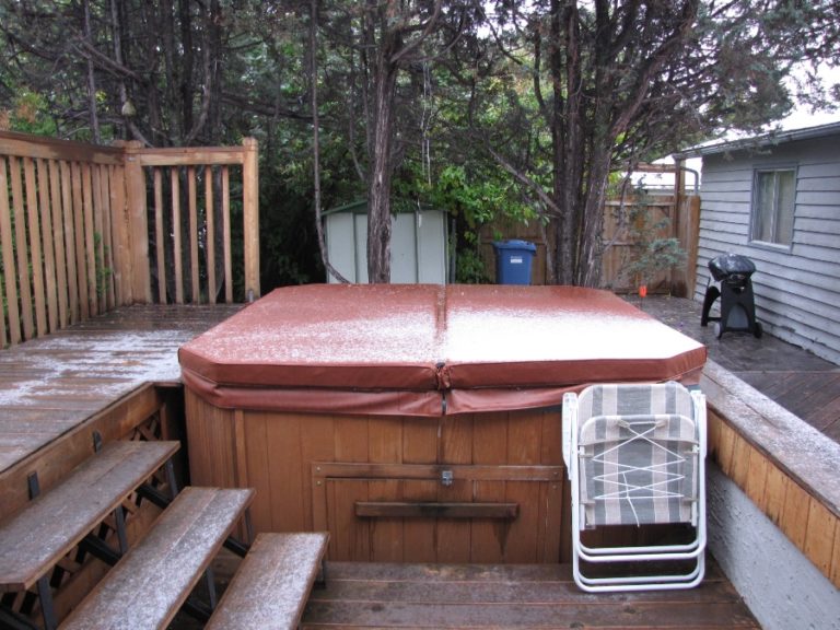 Can You Make Your Own Hot Tub Cover? What pros say.