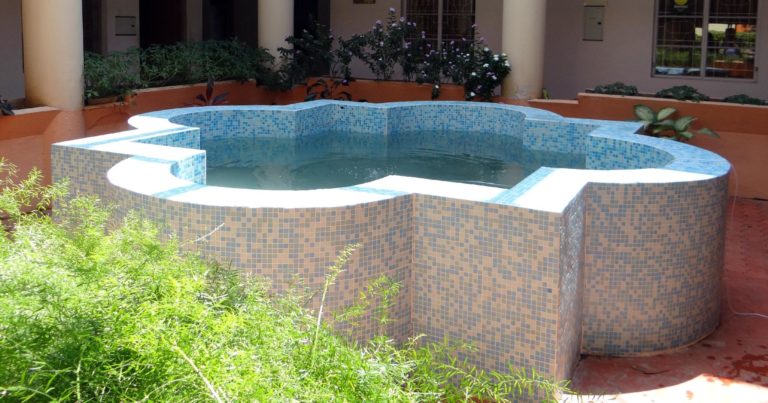 How Do You Keep a Hot Tub Cool in the Summer? What Pros Say