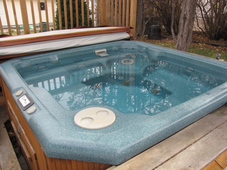 How do I keep my hot tub water crystal clear? Tips from pros